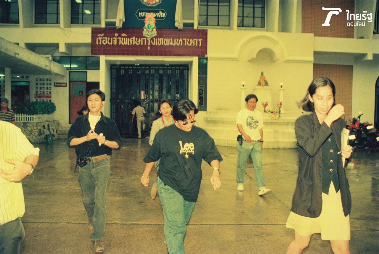 หม่อมลูกปลา เดินทางไปเยี่ยมสามีคนที่ 2 ที่เรือนจำพิเศษกรุงเทพมหานคร โดยทั้งคู่ได้เอ่ยปากถามสารทุกข์สุขดิบกันด้วยความห่วงใย และหม่อมลูกปลาได้ควักเงินสด 2 พันไว้ให้ด้วย