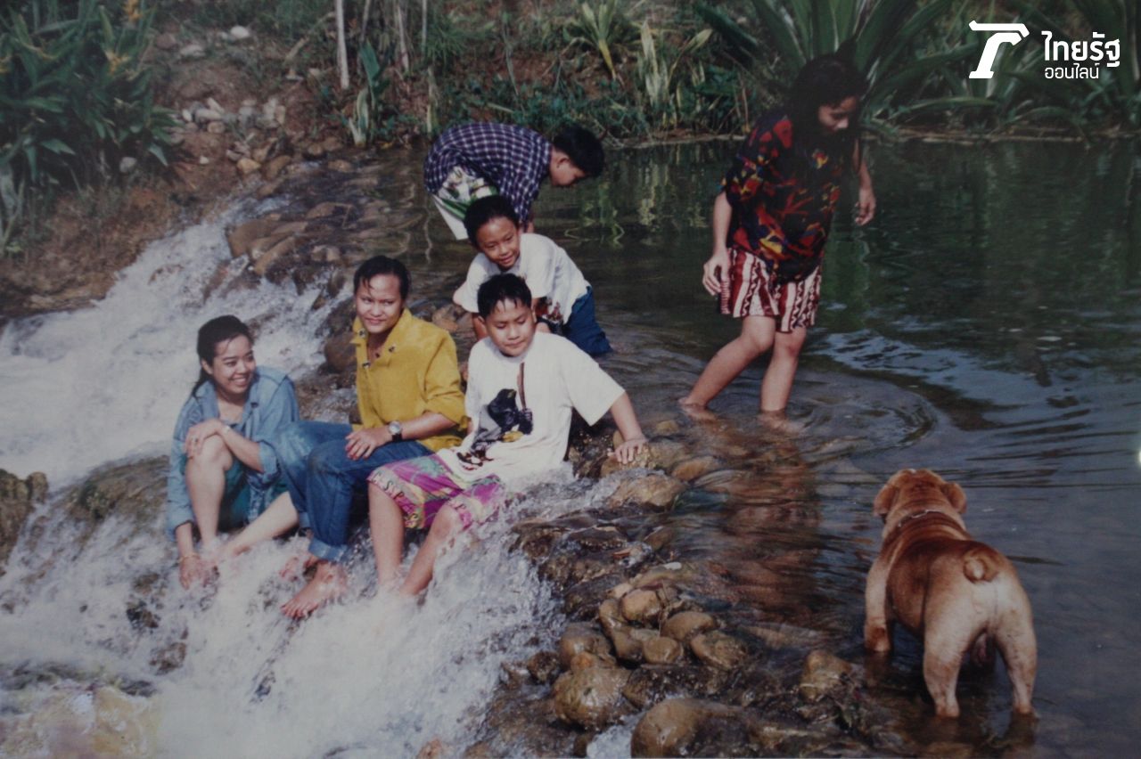 หม่อมลูกปลา และหม่อมท่านอื่นๆ เที่ยวเล่นด้วยกันอย่างสนุกสนาน