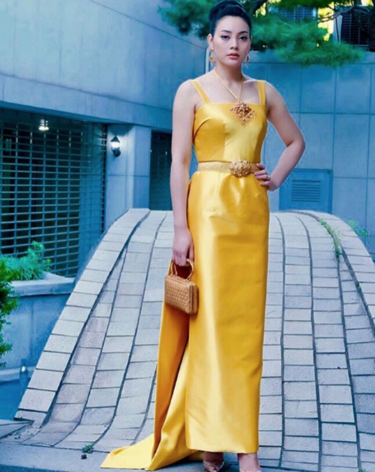 ชุดผ้าไหมของแม่ตั๊ก