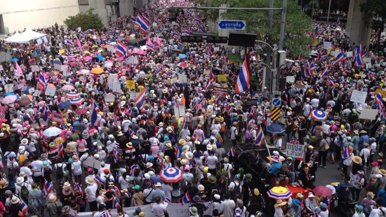 ม็อบ กกปส.ขับไล่ "ยิ่งลักษณ์"