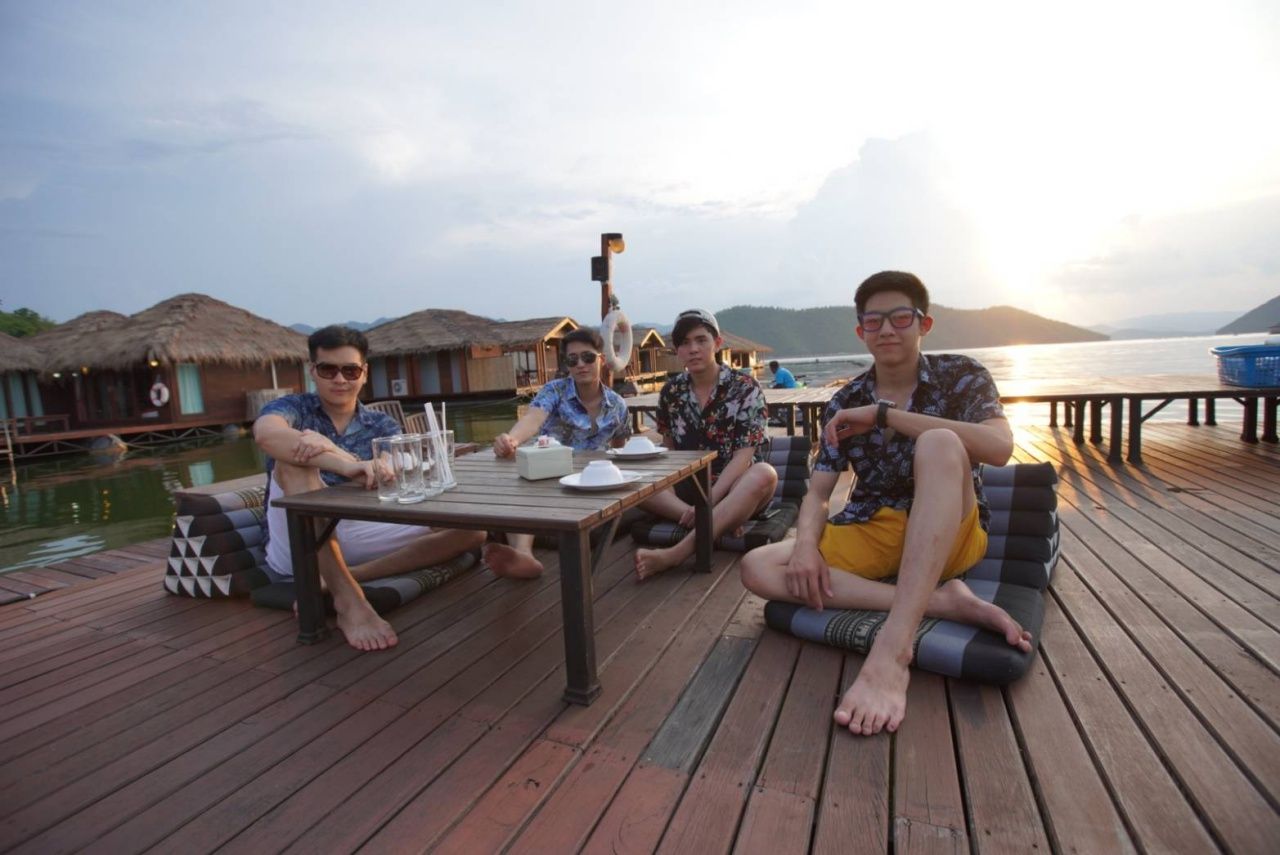 น้องๆ ในสังกัดที่คุณยุทธนาดูแล กับโปรเจกต์รายการท่องเที่ยว #ontheway ออกอากาศในช่อง ยูทูบ