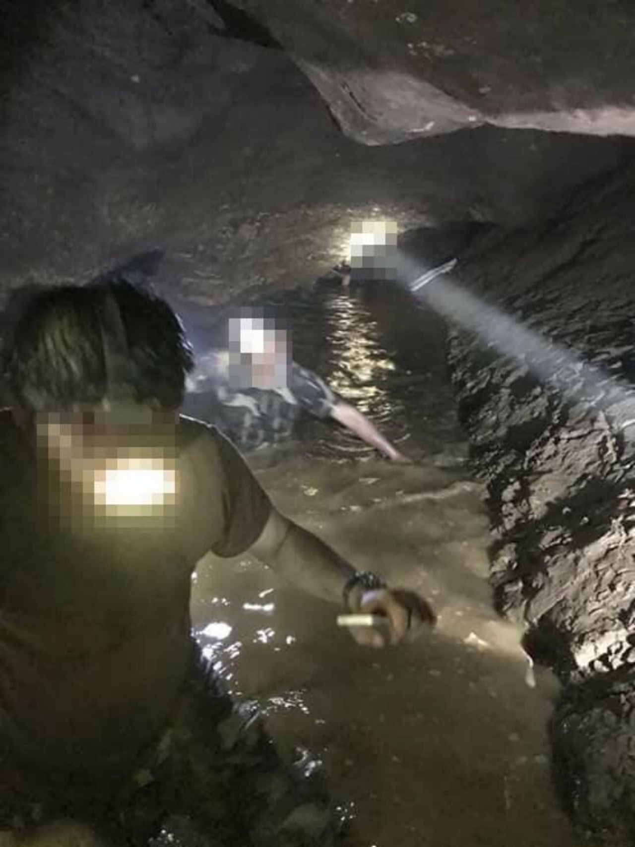 ภาพจากเฟซบุ๊ก คาเธ่ย์ หมี