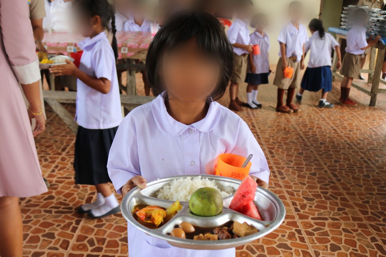 หลังเกิดเรื่องฉาว...จึงได้อาหารเต็มถาด