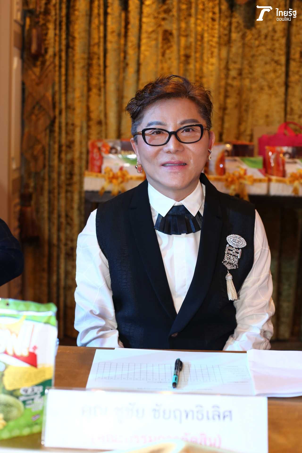 หนึ่งในคณะกรรมการ ชูชัย ชัยฤทธิเลิศ ผู้บริหารโรงแรม ชูชัยบุรีศรีอัมพวา