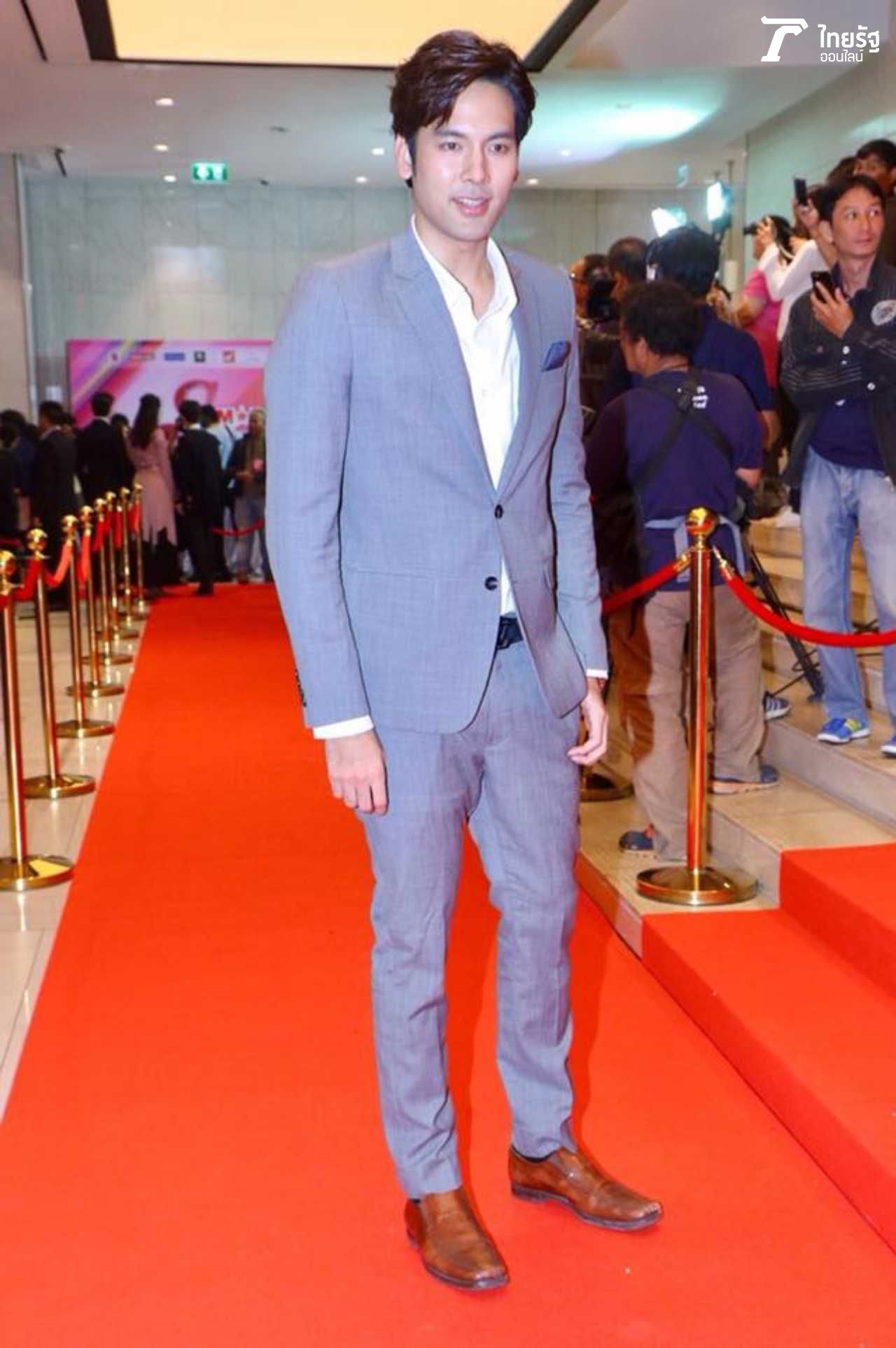 เร้าใจอยู่ บอม ธนิน หล่อจริงๆ 