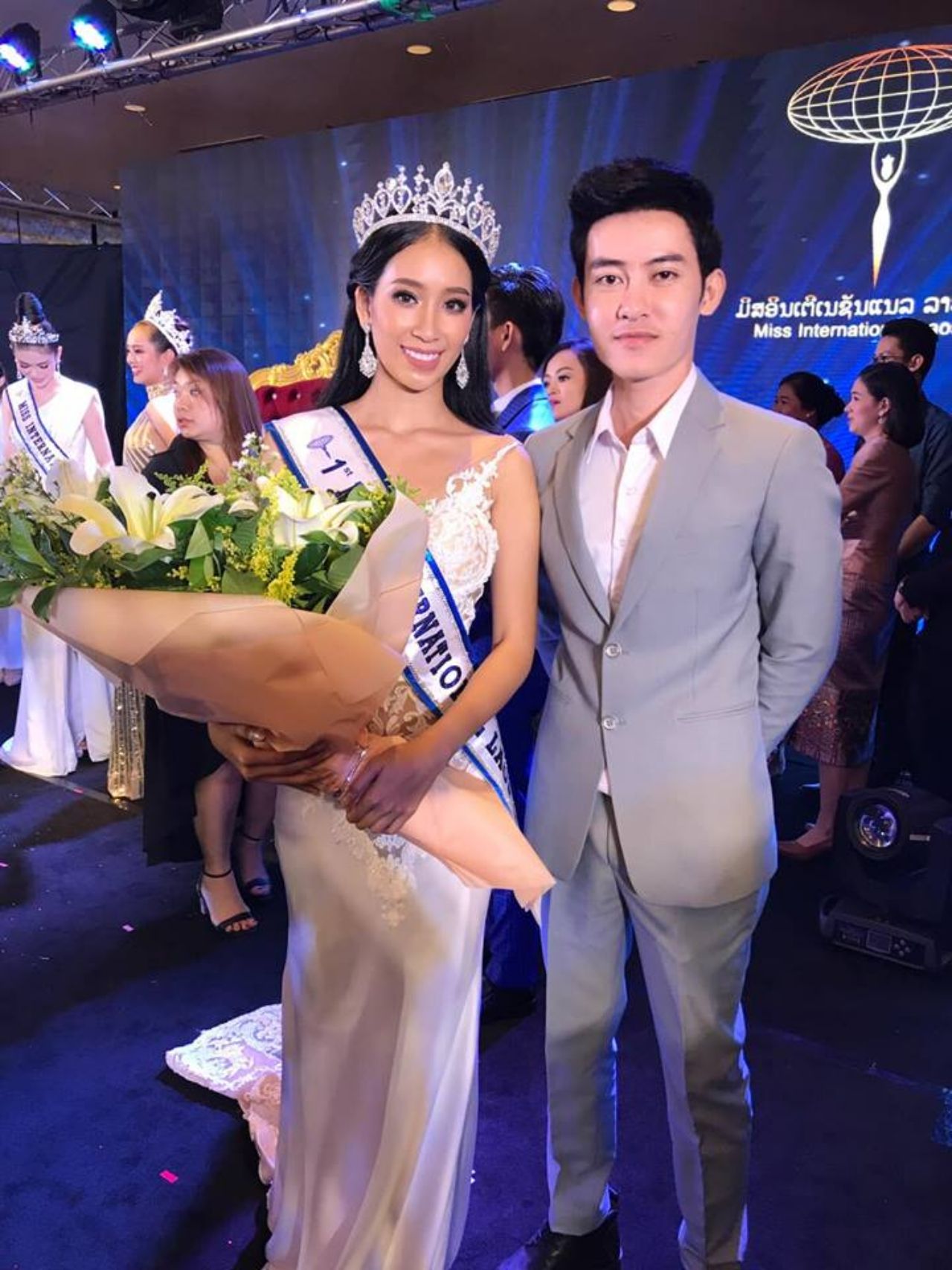 ไม่ใช่แฟน แค่มาร่วมยินดีด้วย 