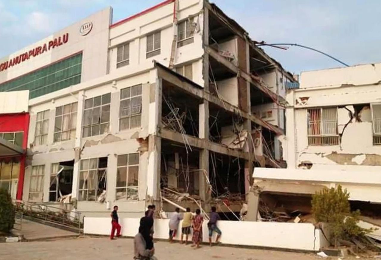 โรงพยาบาลในเมืองปาลู ได้รับความเสียหายจากแผ่นดินไหว