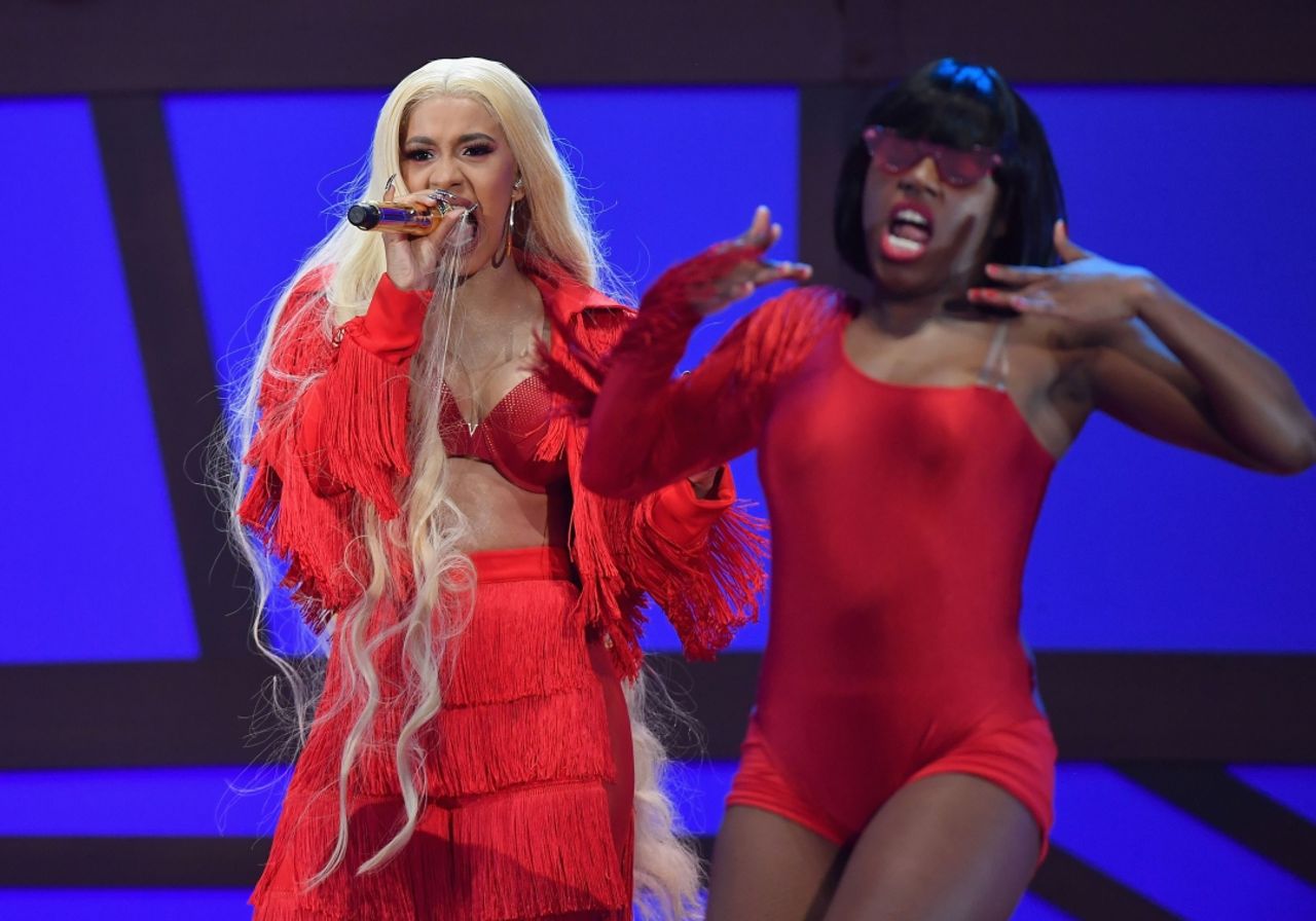 เต้นๆ เด้งๆ ให้สุด อย่าหยุดนะคะ 