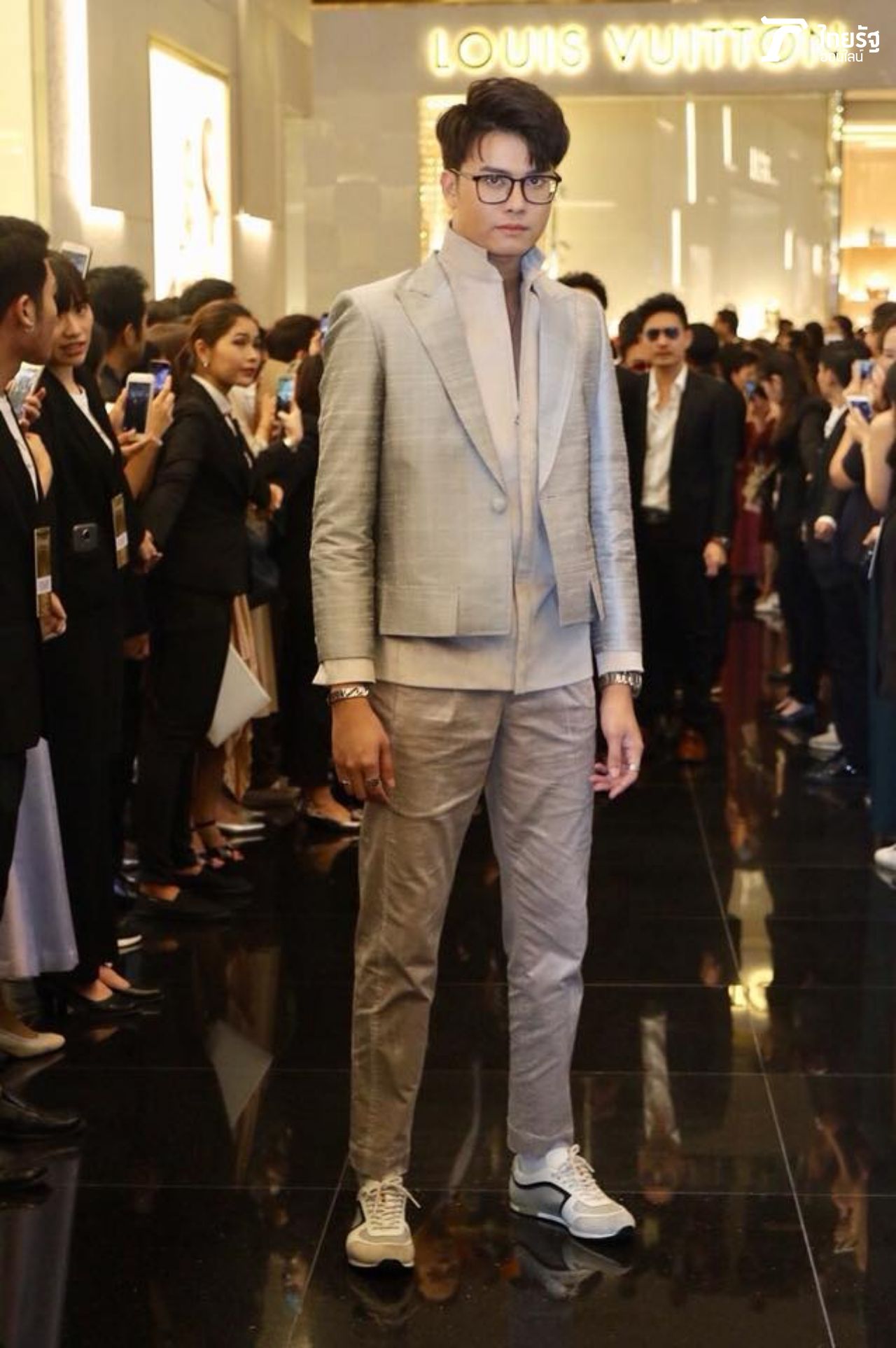 นนท์ เดอะวอยซ์ ปล่าวๆ โกรธใครอยู่ แค่แก๊กหล่อนิดหน่อย 