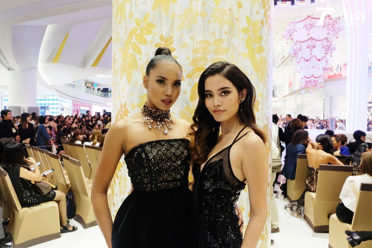 เกรซ The Face Thailand SS3 และ ติช่า The Face Thailand SS2 มาในชุดราตรีสีดำทั้งคู่