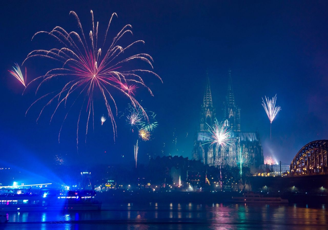 การแสดงแสงสีและดอกไม้ไฟที่เมืองโคโลญของเยอรมนี