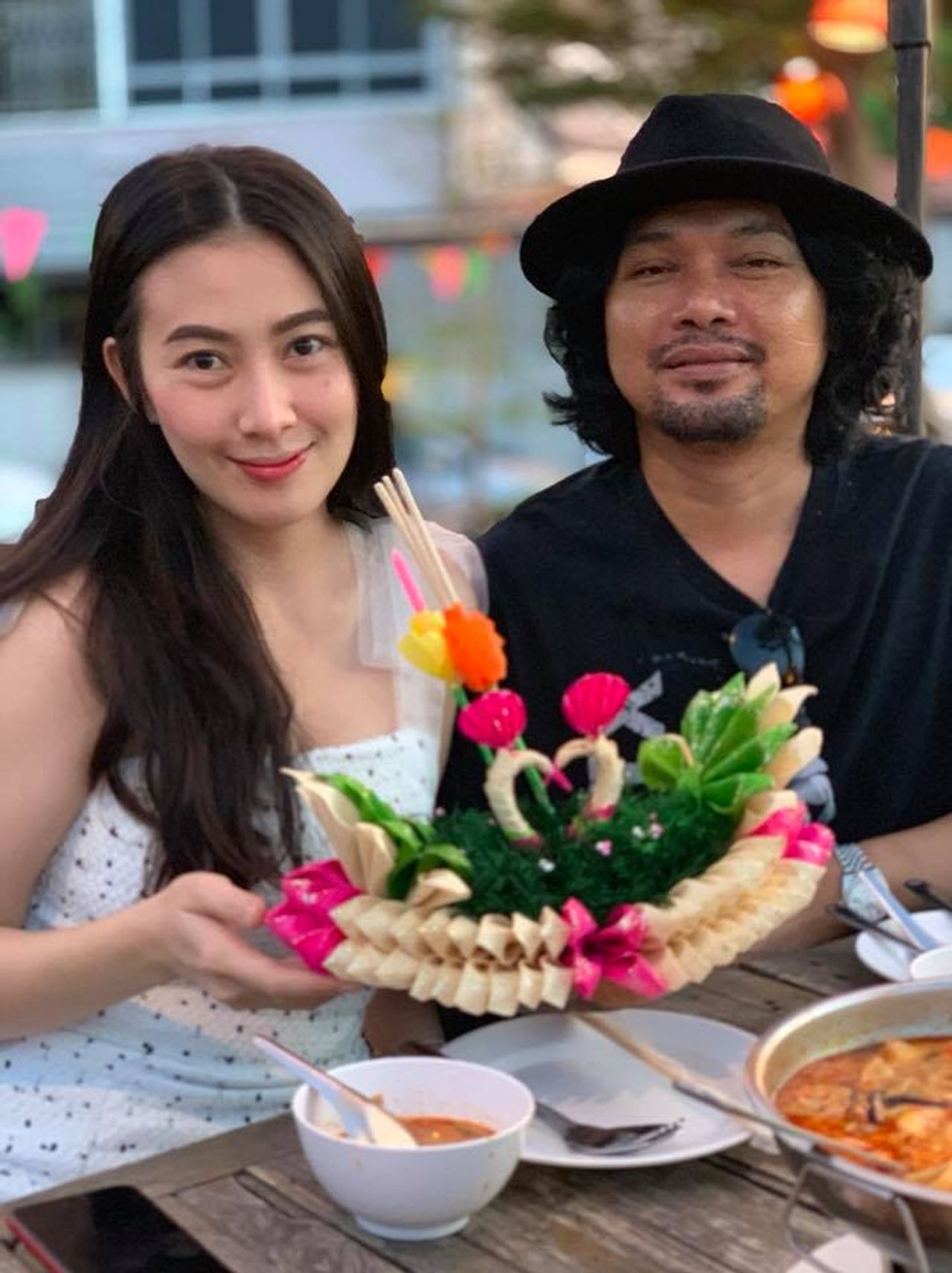 เสก-อีฟ ขอบคุณภาพจากเพจ Sek Loso