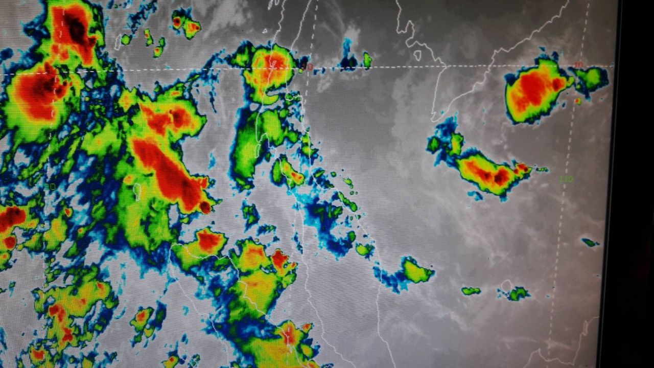 ภาพจากดาวเทียมล่าสุดเมื่อเวลา 22.30 น. ของคืนวันที่ 24 ธ.ค. 61 เป็นภาพถ่ายตรวจฝุ่นเถ้าถ่านภูเขาไฟกับอิออนมอเตอร์ไซค์ จะเห็นว่ามีพื้นที่ครอบคลุมภาคใต้ชุมพรด้วยที่ปลายแหลมญวนก็มี ที่บริเวณปากน้ำแม่โขงเมืองไซ่ง่อนก็มี