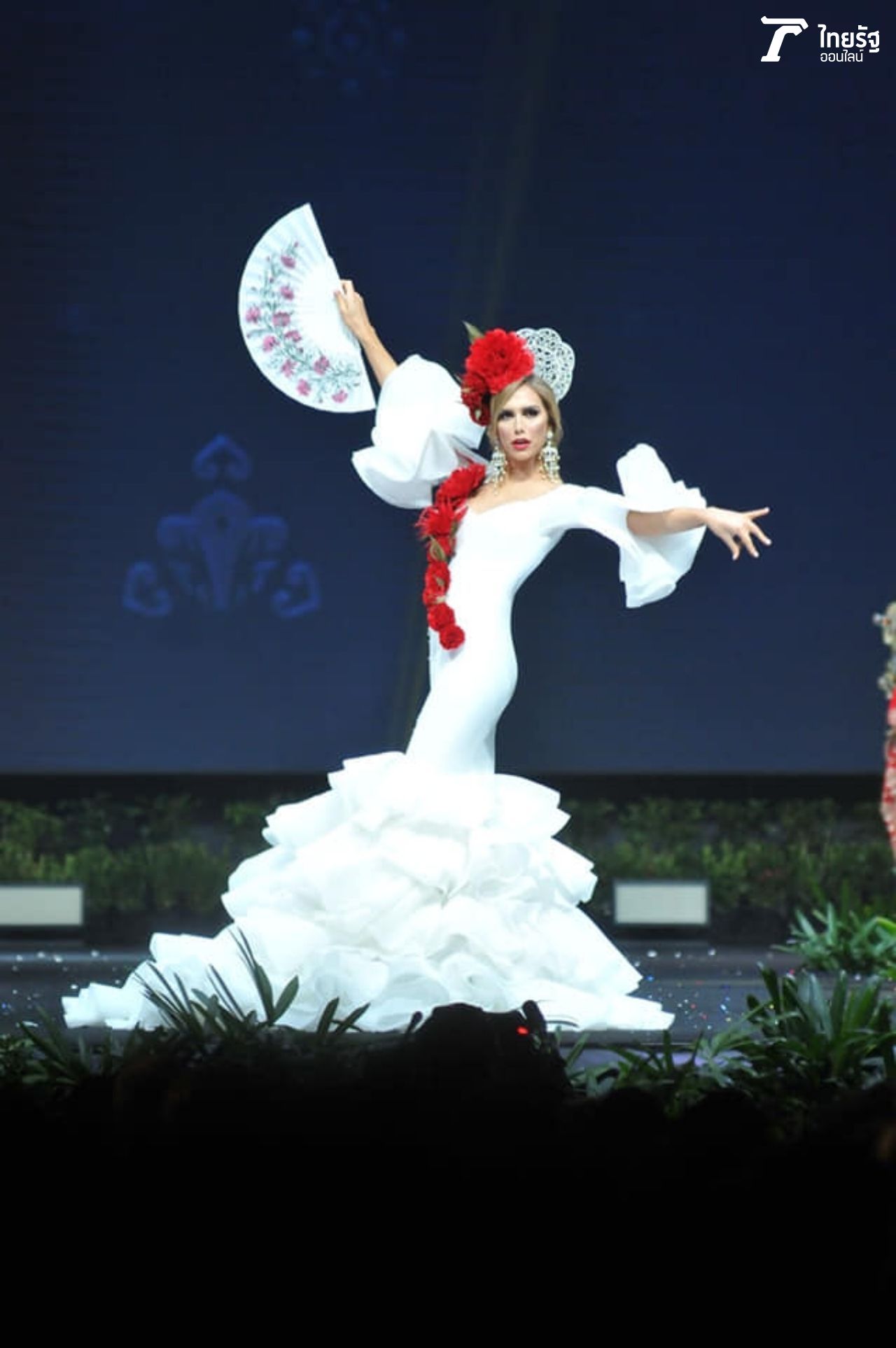 จริตเบาไปเนอะ แต่ความเจิดต้องยกให้เลย อังเคลา ปอนเซ นางงามข้ามเพศคนแรกคนเดียวบนเวทีมิสยูนิเวิร์ส 