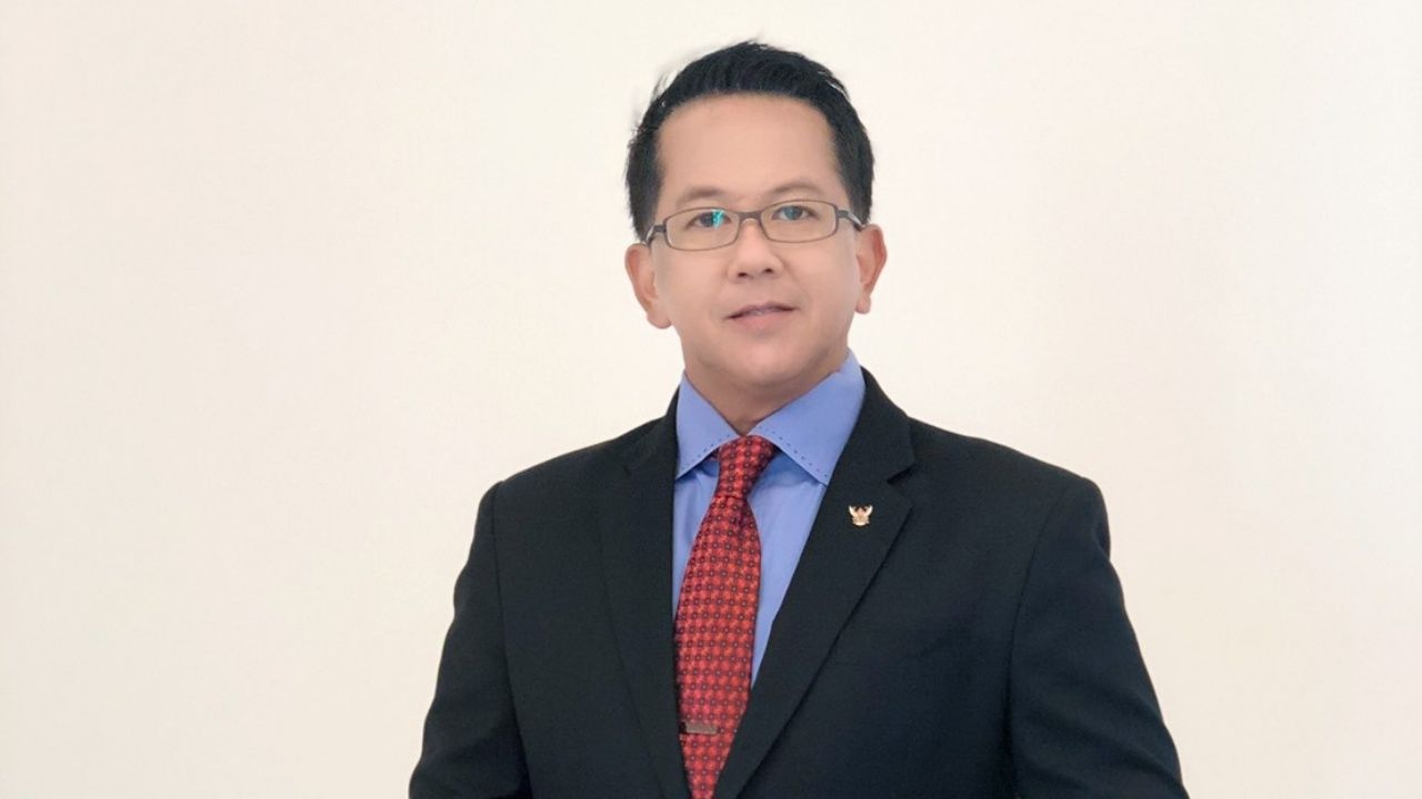 จิรายุ ห่วงทรัพย์ ส.ส.กทม. เพื่อไทย 