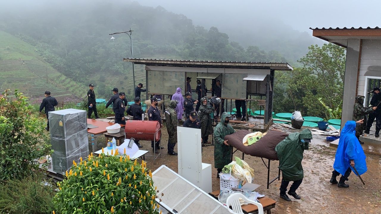 บรรยากาศปลายฝนต้นหนาว ที่ม่อนแจ่ม 