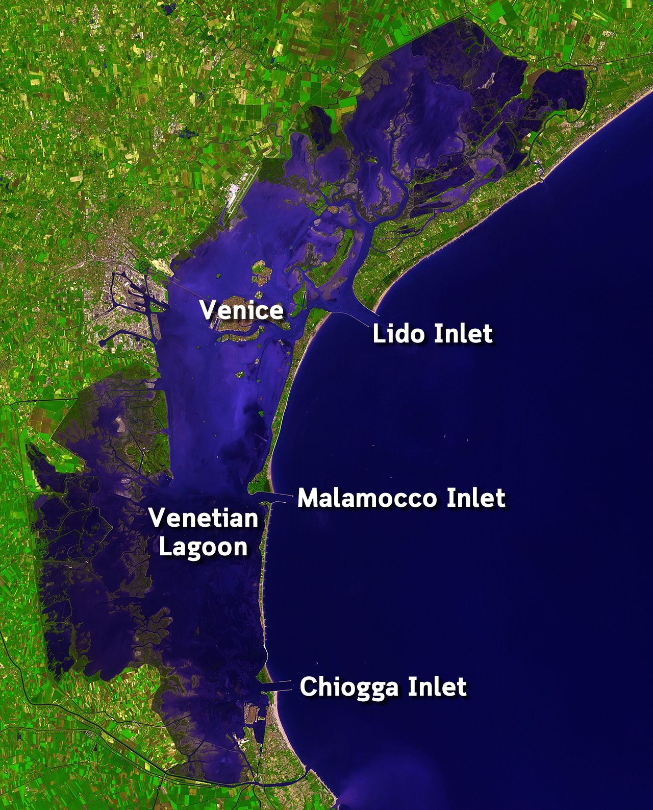 ช่องทางน้ำเข้า (inlets) ทั้ง 3 จุด เป็นที่ตั้งของ แบริเออร์ MOSE