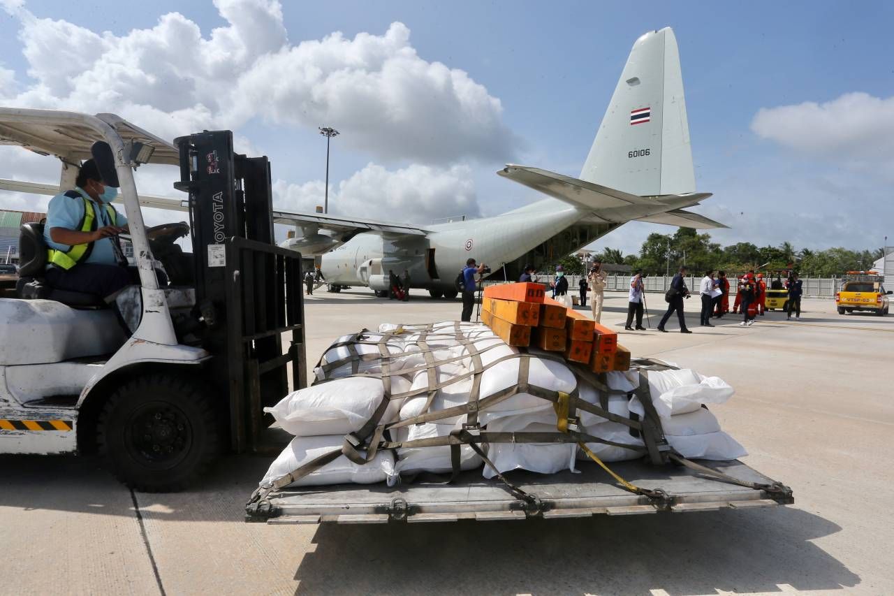 ซี-130 ทอ.ไทย ที่ช่วยนำข้าวจากเกษตรกรภาคอีสาน ไปแลกปลาและอาหารทะล สู้วิกฤติโควิด-19