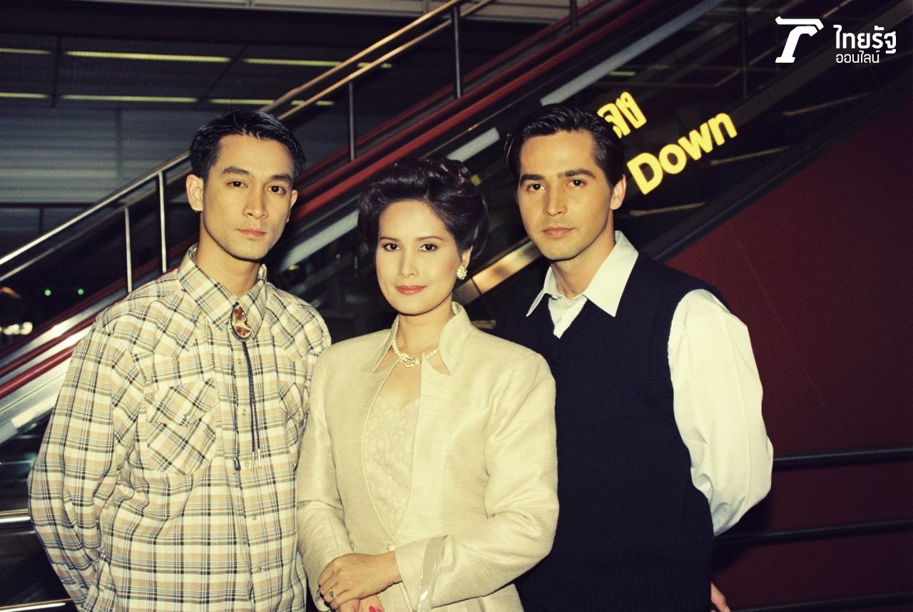 ภาพจากละครเรื่อง เถ้ากุหลาบ 