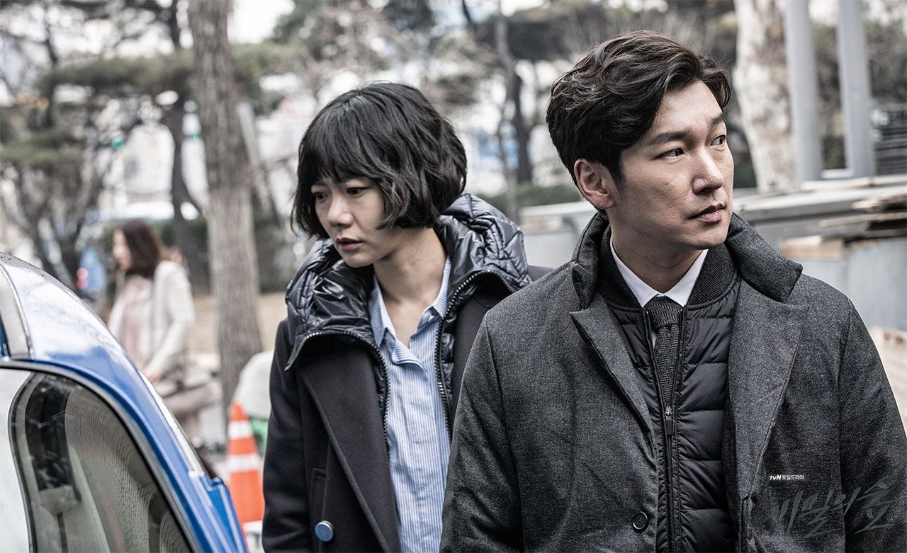 สองนักแสดงนำของเรื่อง แบดูนา (Bae Doona) และ โชซึงอู (Cho Seung-woo)