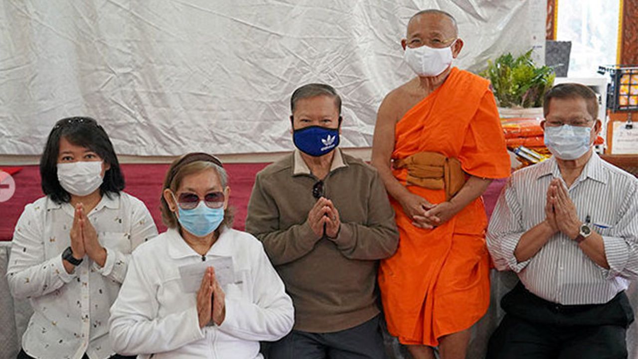 ผ้าป่าออนไลน์ พระวิเทศกิตติคุณ ครูใหญ่ ร.ร.วัดไทย แอล.เอ. ร่วมพิธีทอดผ้าป่าการกุศลออนไลน์ “หลวงพ่อแก้วศักดิ์สิทธิ์วัดไทย ป้องกันโควิด” ถวายเป็นพุทธบูชาวันอาสาฬหบูชา มี สุคนธ์–กุหลาบ–นภาลัย โชโต เป็นเจ้าภาพ.