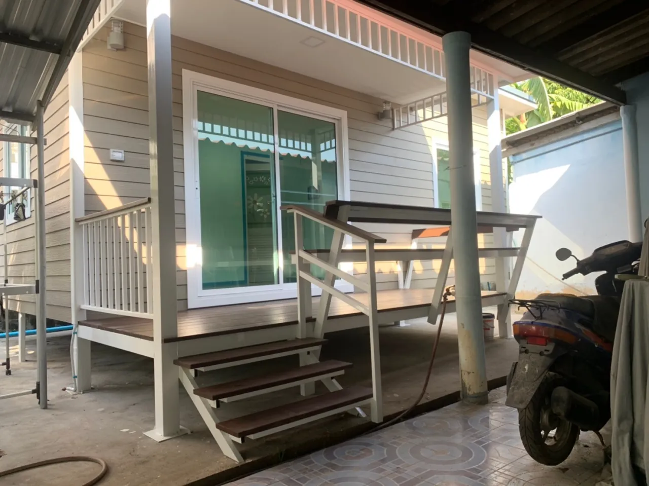 บ้านแห่งความภูมิใจ ในราคารวมทั้งสิ้นเกือบ 4 แสนบาท ขวัญบอกว่าทุกครั้งที่มองบ้านรู้สึกภูมิใจมาก จึงขอแชร์เรื่องราวเพื่อให้ทุกคนรู้ว่าคุณก็ทำได้หากตั้งใจจริง