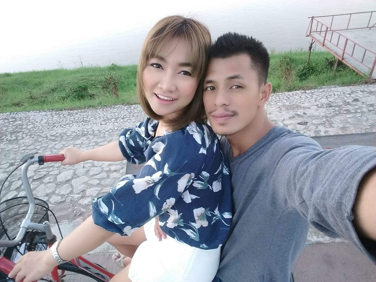 เมย์กับสามี ผู้รักในอาชีพขายปลากัด จนมีชีวิตที่ดี ปลดหนี้นอกระบบสองแสนได้ในเวลาเพียง 1 ปี