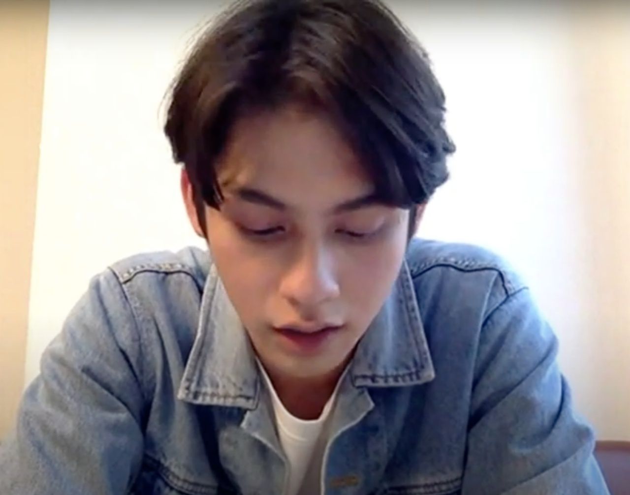 ไบร์ทขณะไลฟ์สด