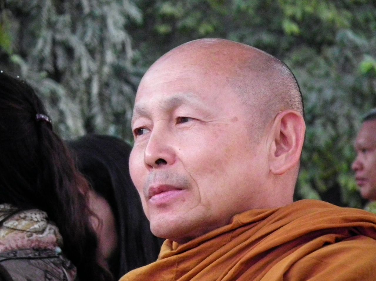 พระอาจารย์ไพศาล วิสาโล เจ้าอาวาสวัดป่าสุคะโต 