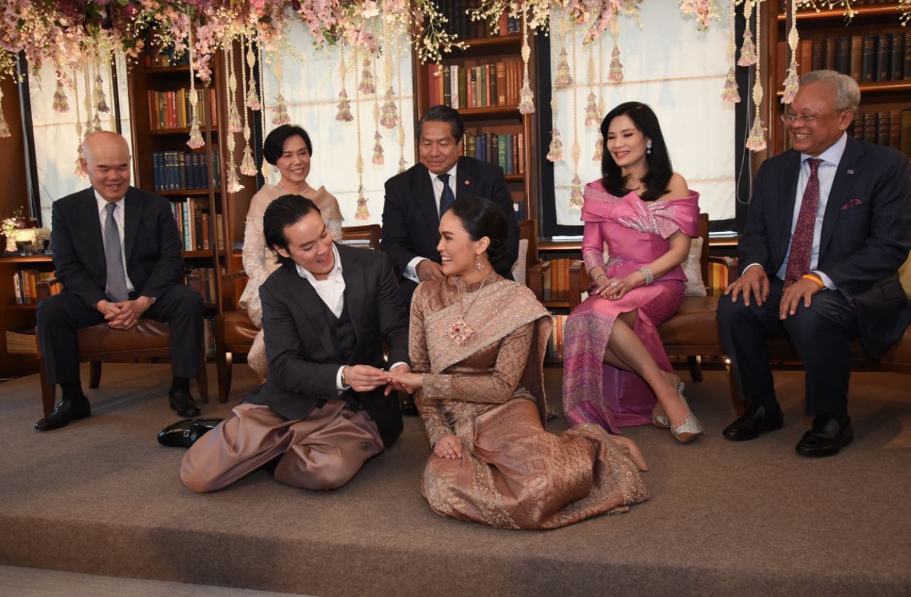 แต่งแล้วจ้า เจ้าบ่าวหล่อด้วย