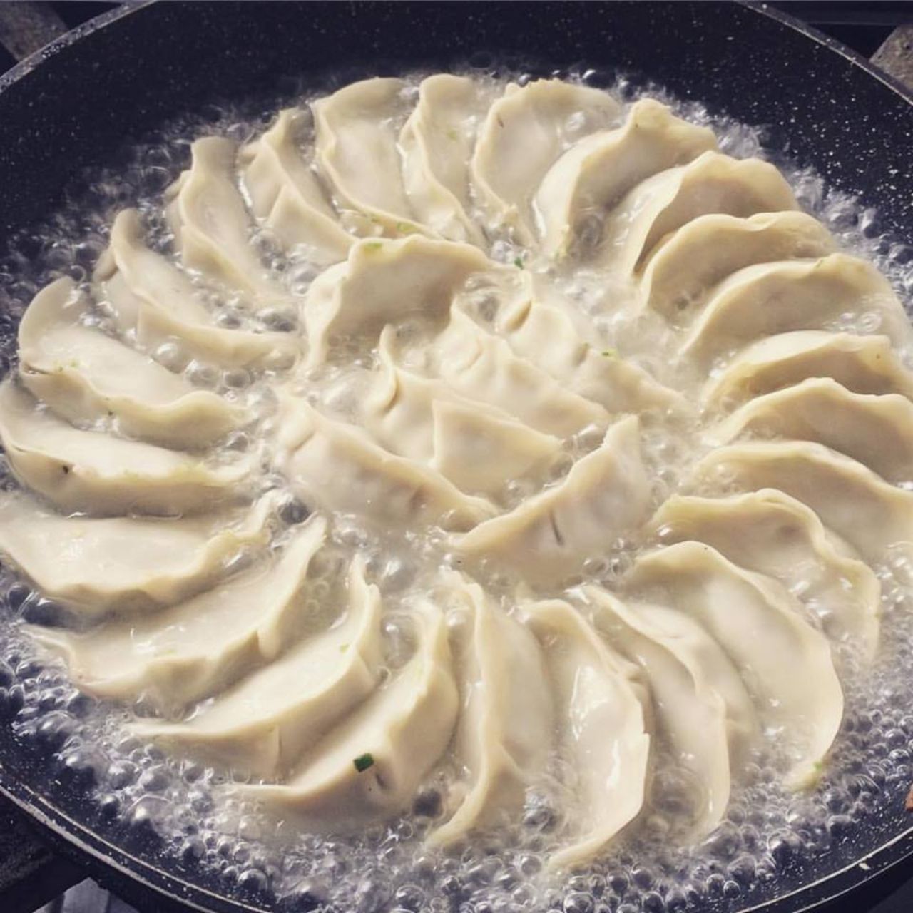 เจาะสูตรลับ ‘กินซ่าเกี๊ยวซ่า’