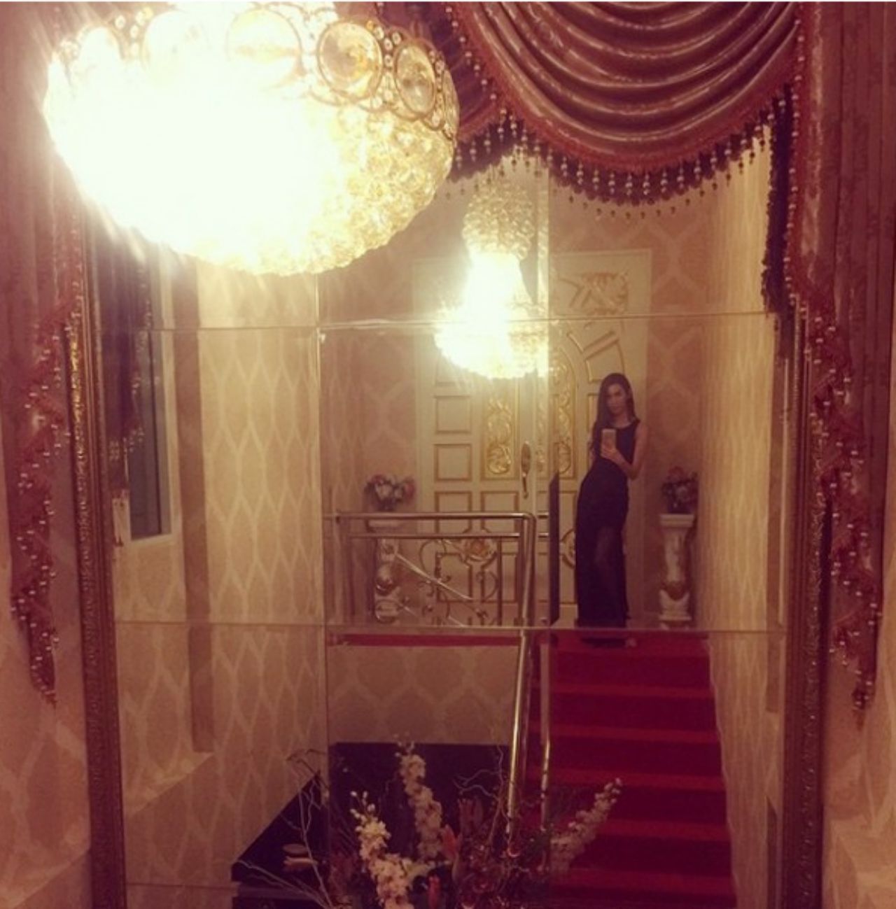 มุมบันไดยังอลังการ