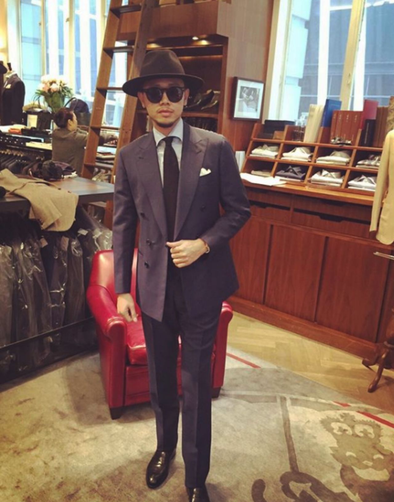 สูทออกงานก็ดีงาม