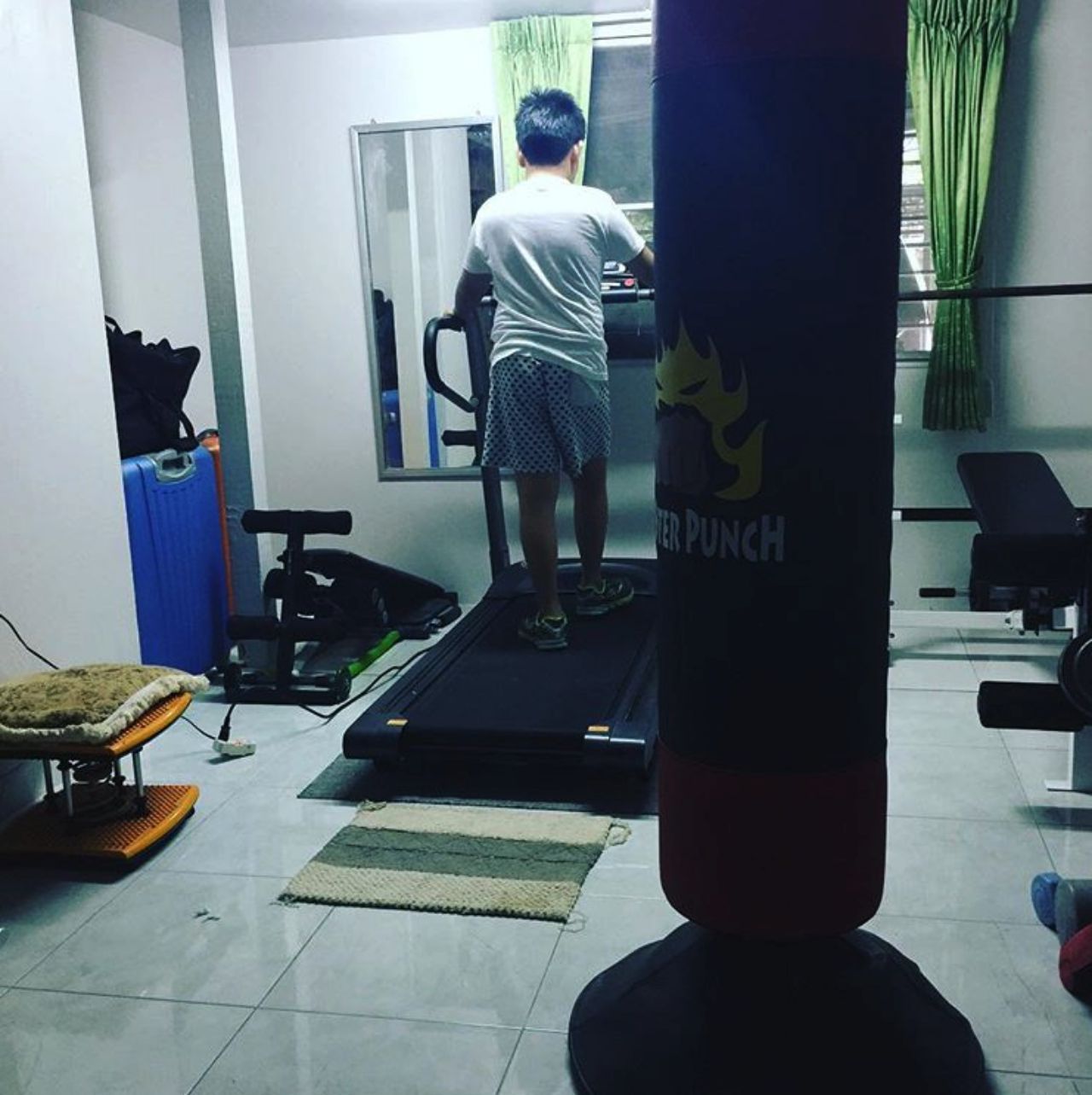 ห้องออกกำลังกายครบครัน