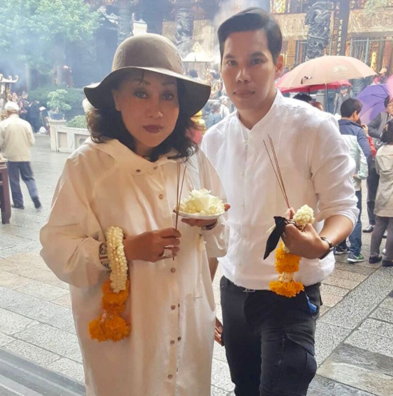 ทำบุญร่วมชาติ