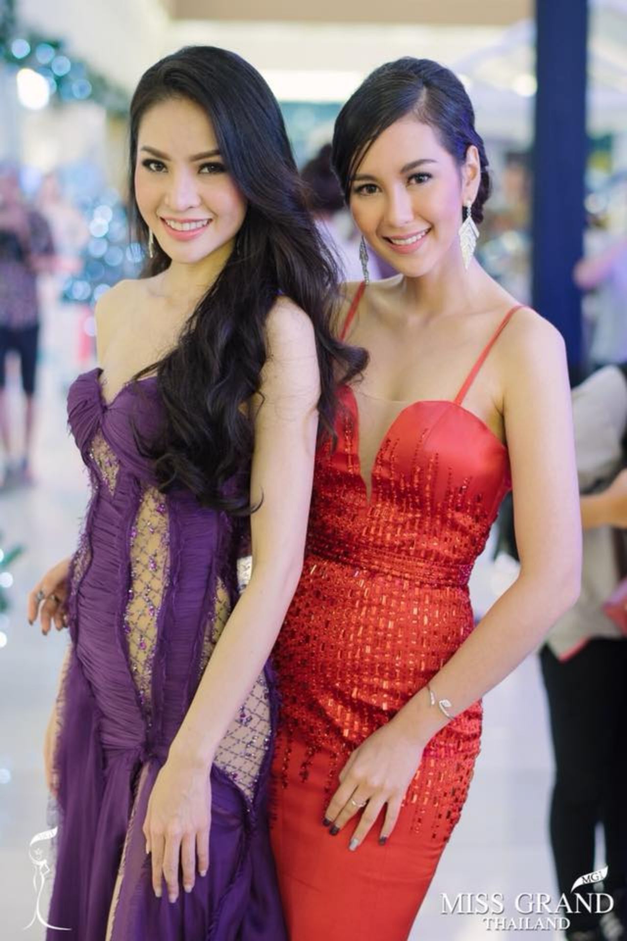 อ้อย ชัชฎาภรณ์ กิมากรณ์ มิสซูปราเนชั่นแนลไทยแลนด์ Miss Supranational Thailand 2016 และ เฟิร์น ณัฐชยกานต์ ปากหวาน มิสแกรนด์ไรซิ่งสตาร์ Miss Grand Rising Star 2014