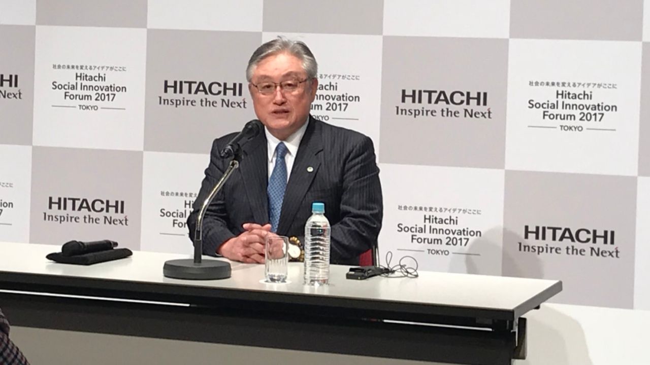นายโตชิฮากิ ฮิกาชิฮารา แถลงข่าวต่อสื่อจากจีนและไทย