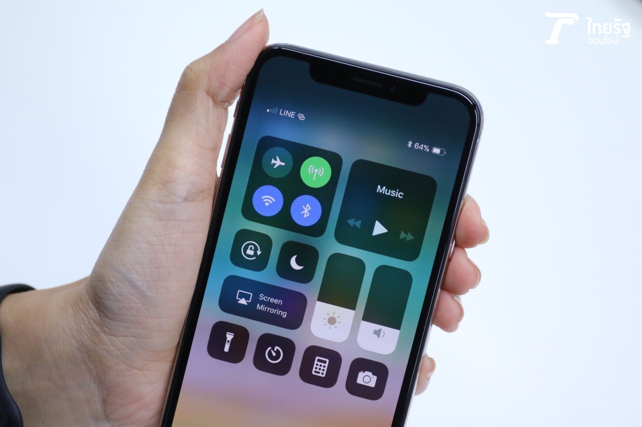 Control Center ปัดลงจากขอบขวาด้านบน