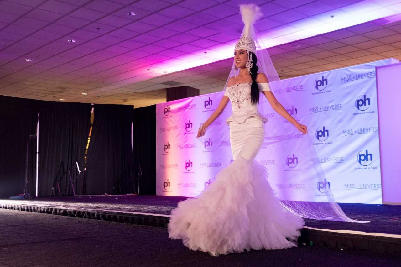 ขาวสวยพลิ้วๆ Kamila Assilova จากคาซัคสถาน