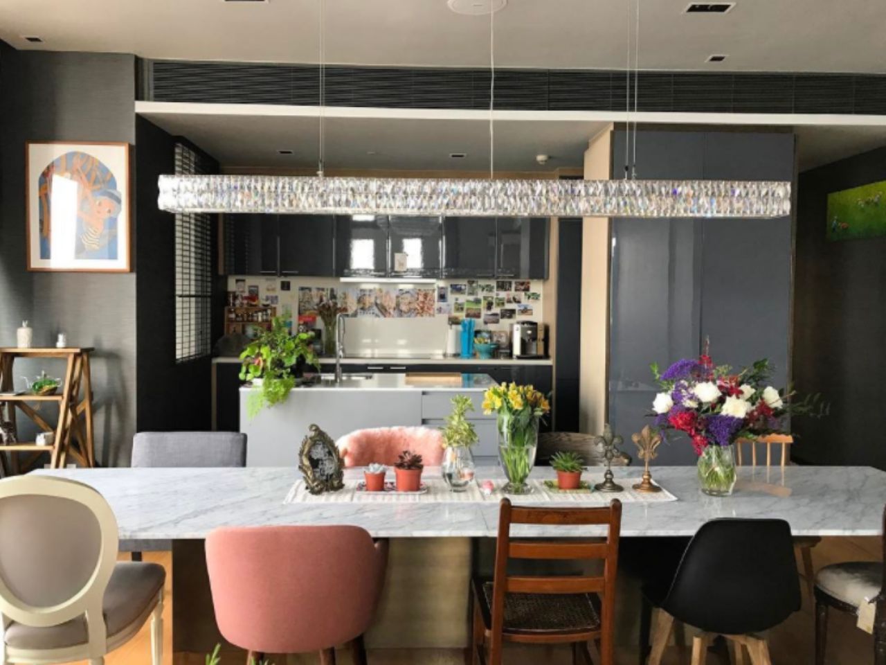 เก้าอี้มันจะเยอะๆหน่อย 