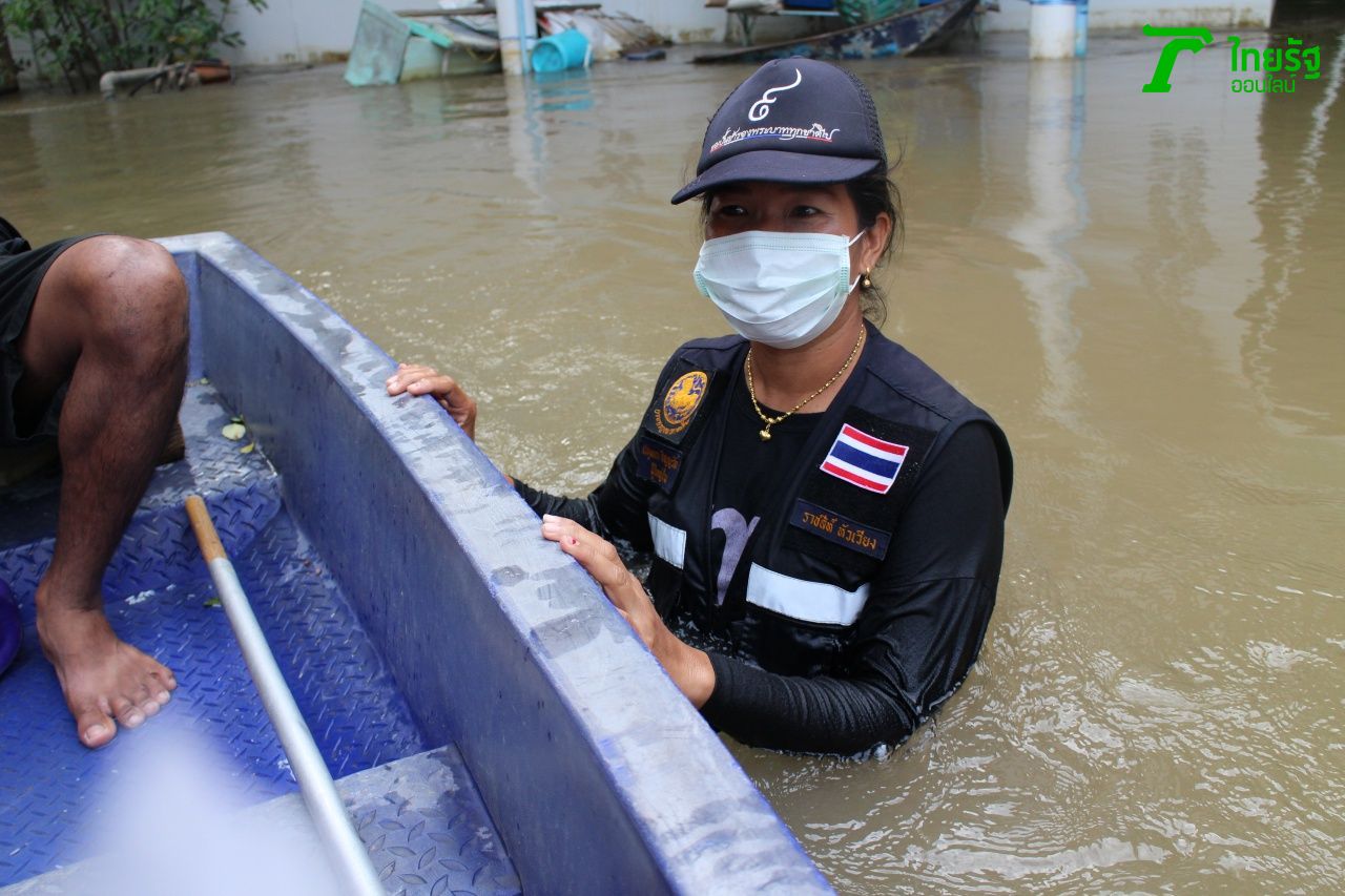 นางปทุมพร สัญญะชิต หรือ ผู้ใหญ่บ้านเบียร์