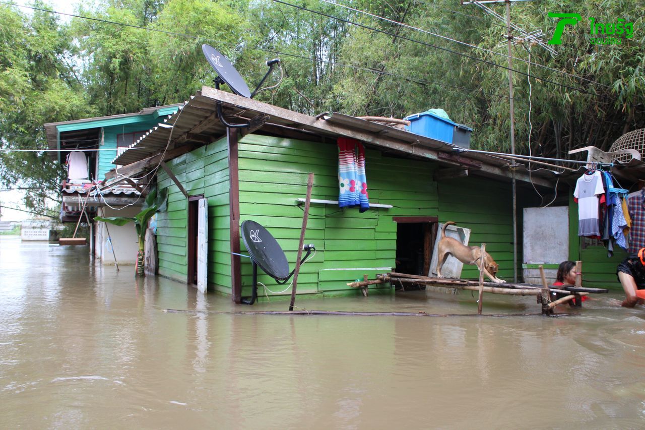 บ้านของนางขวัญเรือนที่ถูกน้ำท่วม