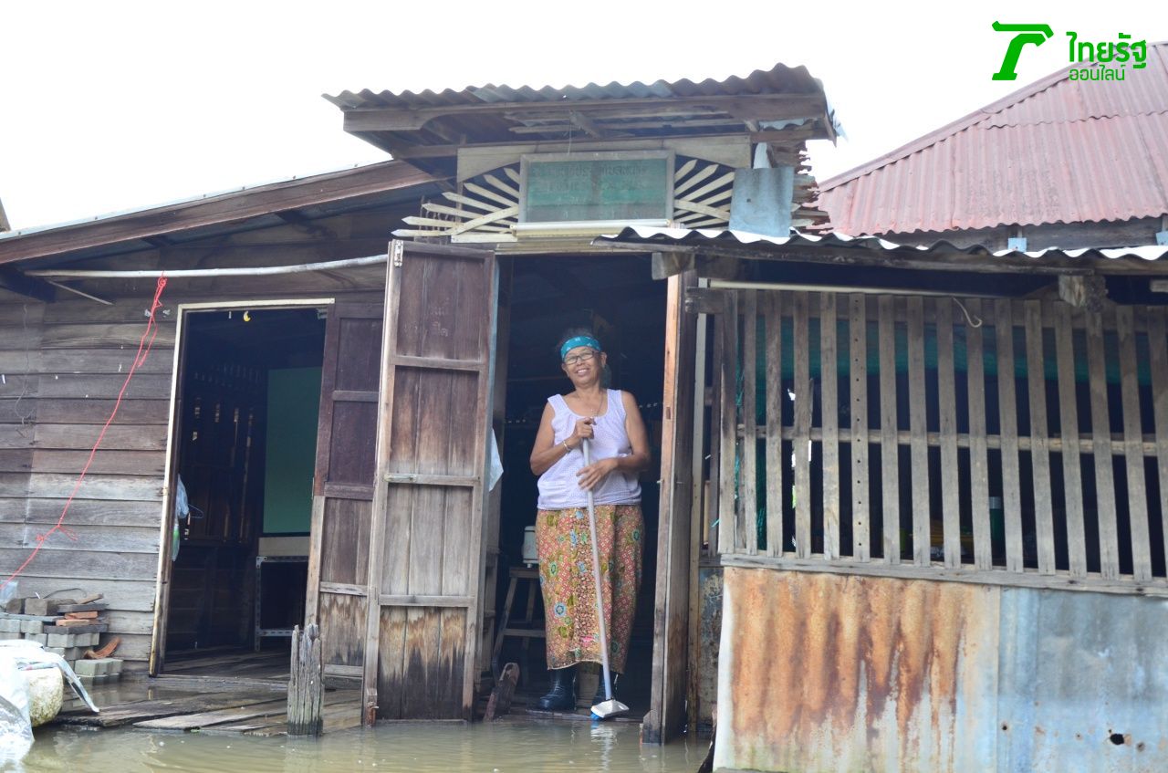 บ้านใน อ.บางไทร น้ำท่วมหนักไม่แพ้กัน