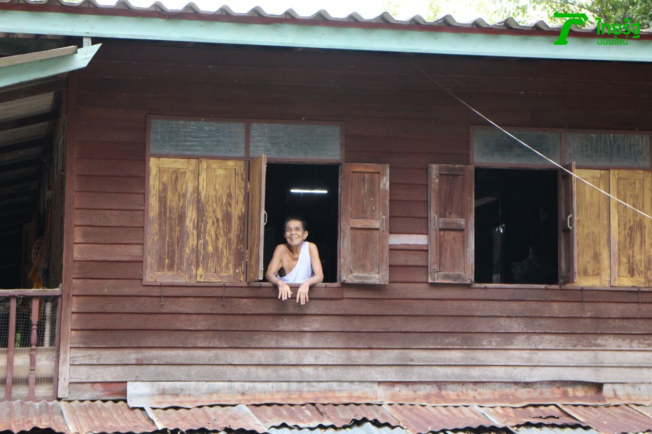 คุณยายเพ็ญศรี ชัยมงคล วัย 77 ปี 