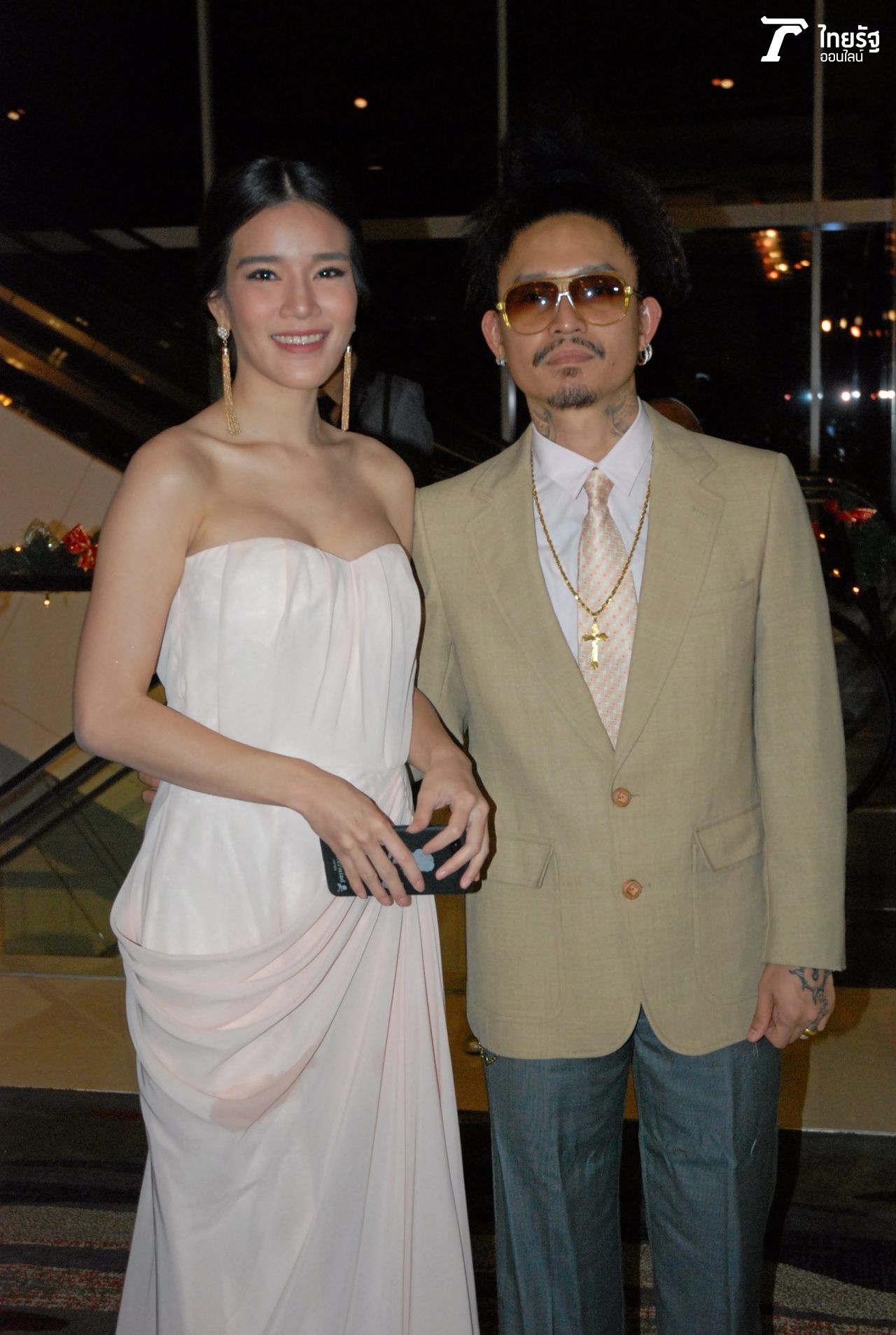 เดย์ ไทยเทเนี่ยม มาพร้อมสาวสวย