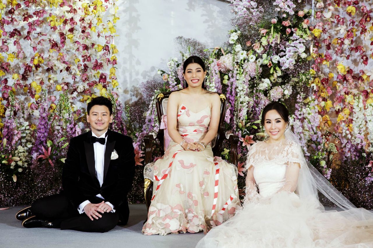 พระเจ้าหลานเธอ พระองค์เจ้าสิริวัณณวรีนารีรัตน์ เสด็จไปในงานเลี้ยงรับรองพิธีมงคลสมรสระหว่าง วรมาศ ศรีวัฒนประภา กับ รวิ อิทธิระวิวงศ์