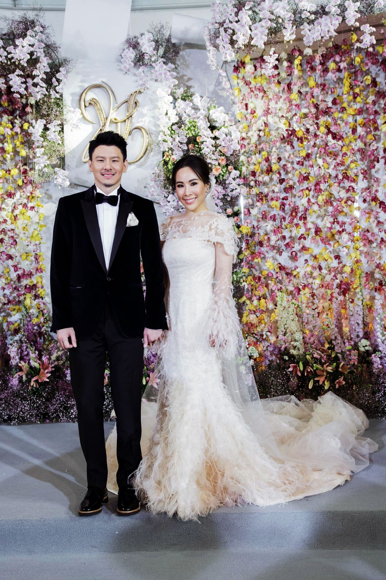 เจ้าสาวเจ้าบ่าว วรมาศ ศรีวัฒนประภา และ รวิ อิทธิระวิวงศ์ 