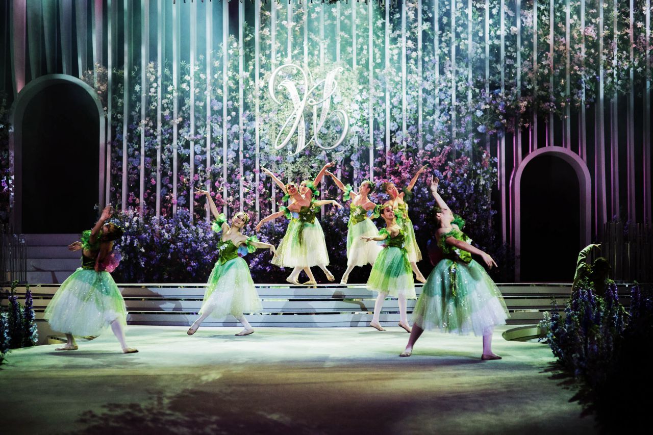 การแสดงสุดอลังการ