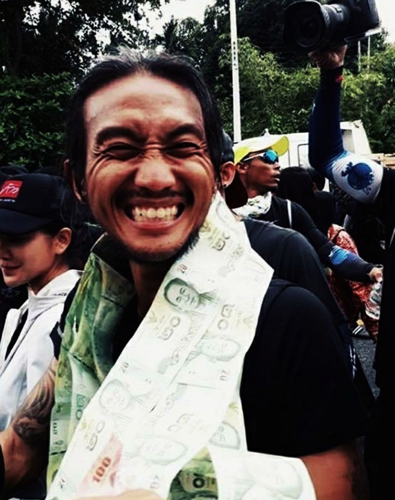 ยิ้มหวานพันล้านแล้วจ้า