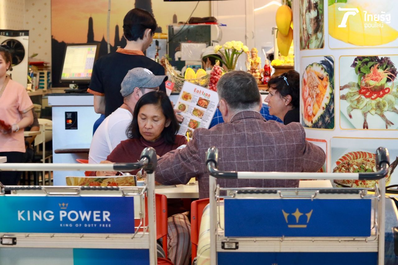 บรรยากาศร้านอาหาร บริเวณชั้น 3 สนามบินสุวรรณภูมิ